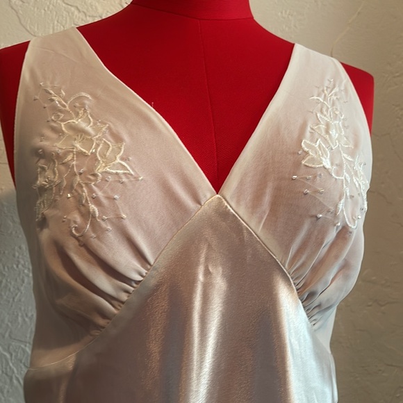 Alexandra Nicole Nightgown Vintage - Picture 3 of 5